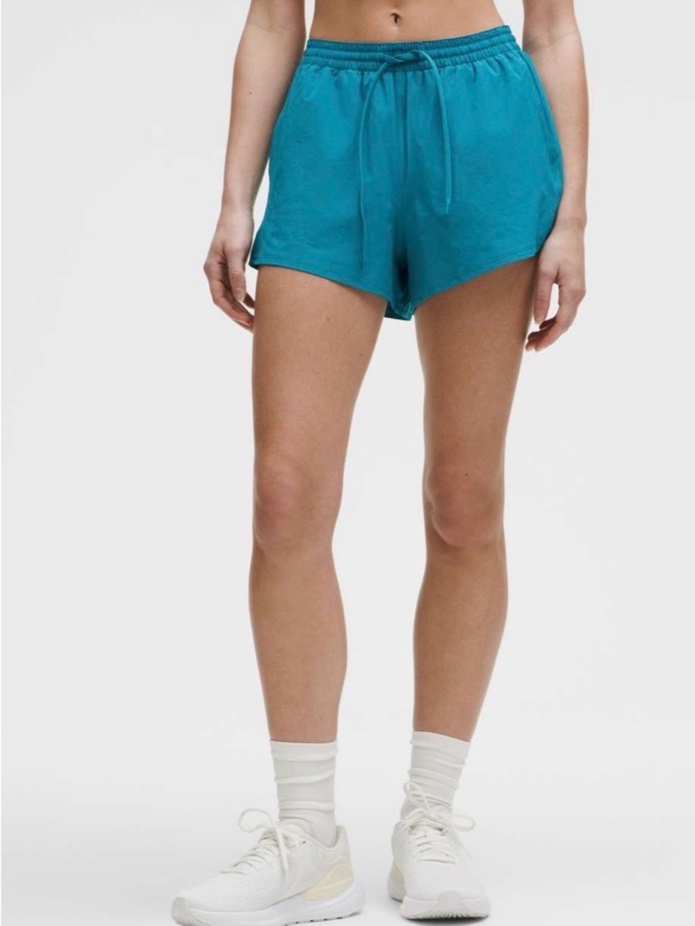 LULULEMON • Pace Rival High-Rise Short 3"
Hawaiian Blue size 4 W7DHHS
